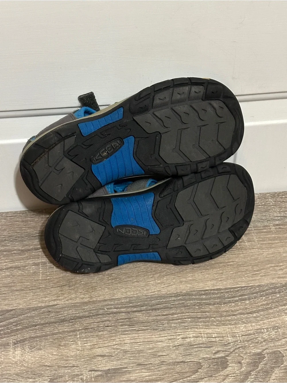 KEEN Newport H2 Youth 6 Grey Blue Sport Sandals Hiking Water Shoes 1022839 EUC